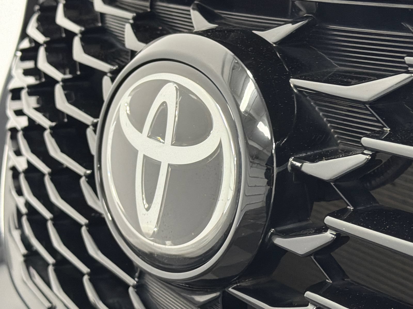 Used 2022 Toyota Highlander XSE AWD/4WD image 14