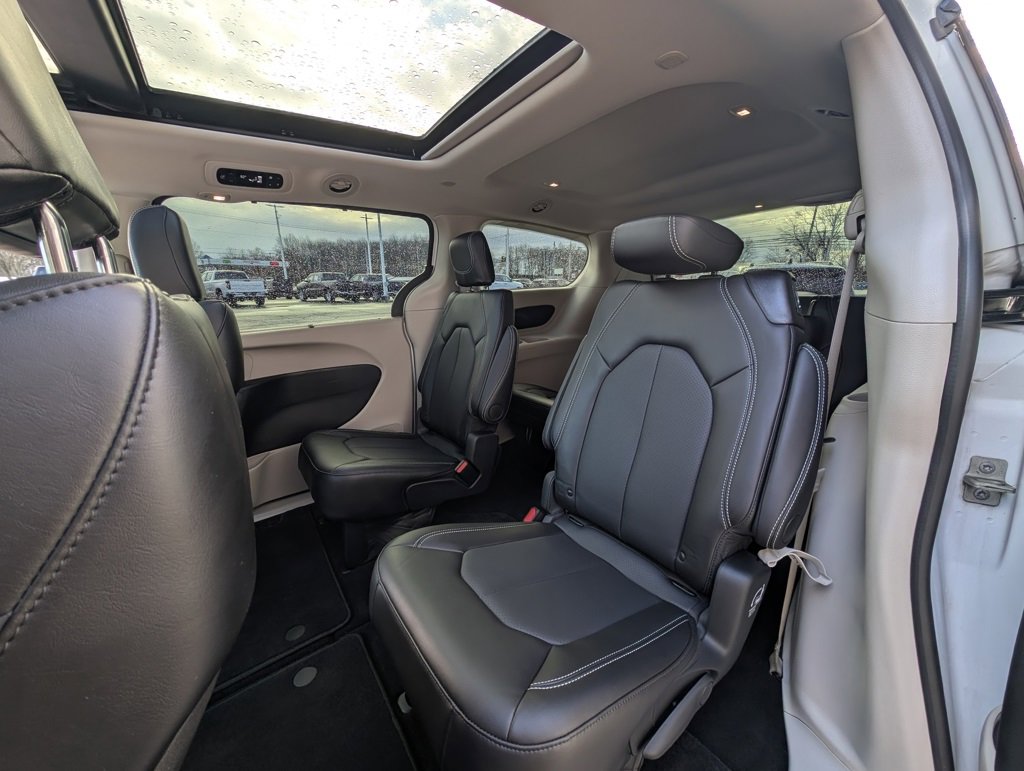 Used 2024 Chrysler Pacifica Touring-L w/ Road Tripper Package image 16
