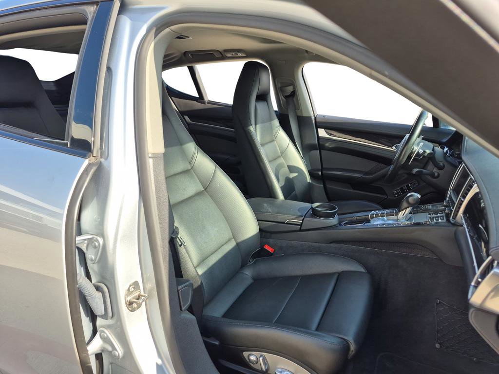 Used 2016 Porsche Panamera S image 28