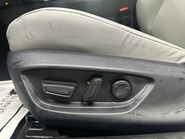 Used 2026 Toyota Camry SE FWD image 11
