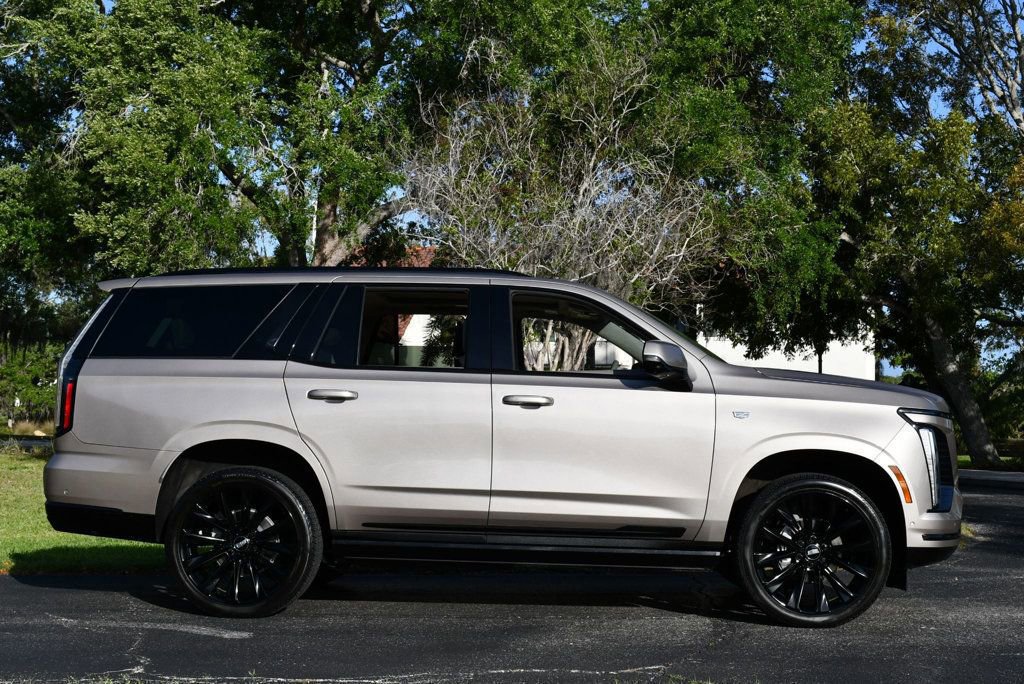 Used 2025 Cadillac Escalade Sport Platinum w/ LPO, ONYX Package image 38