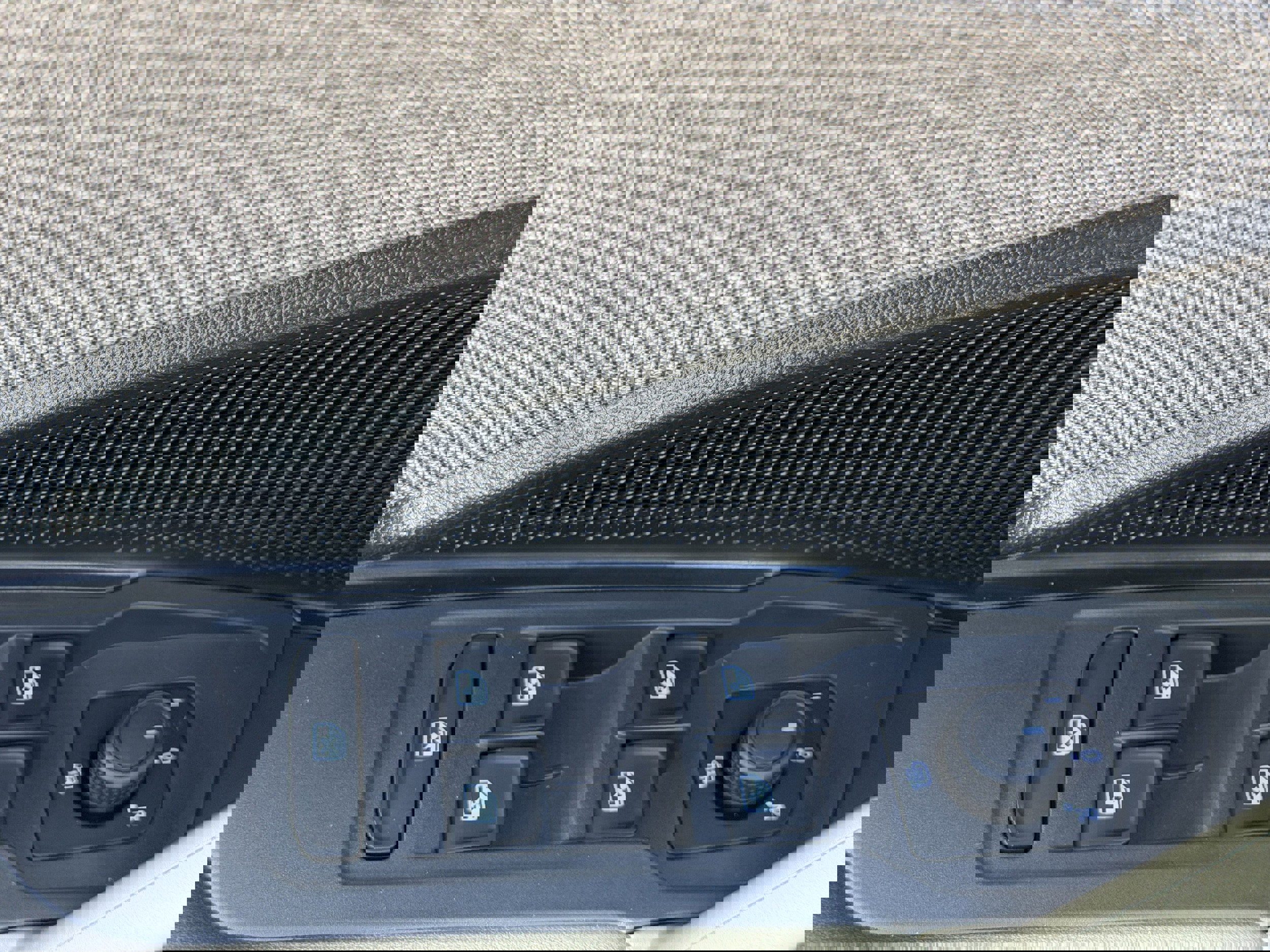 New 2026 Volkswagen Tiguan S image 17