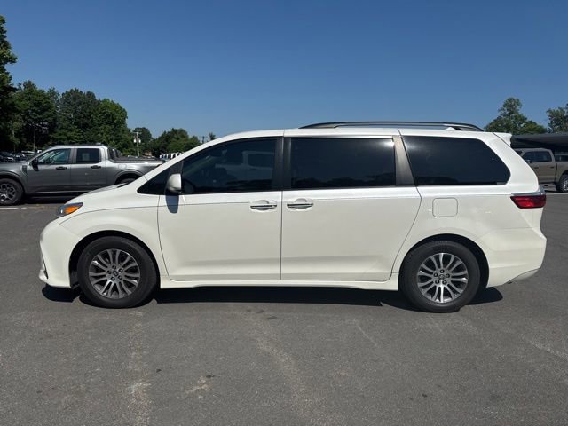 Used 2020 Toyota Sienna XLE Premium FWD video 2
