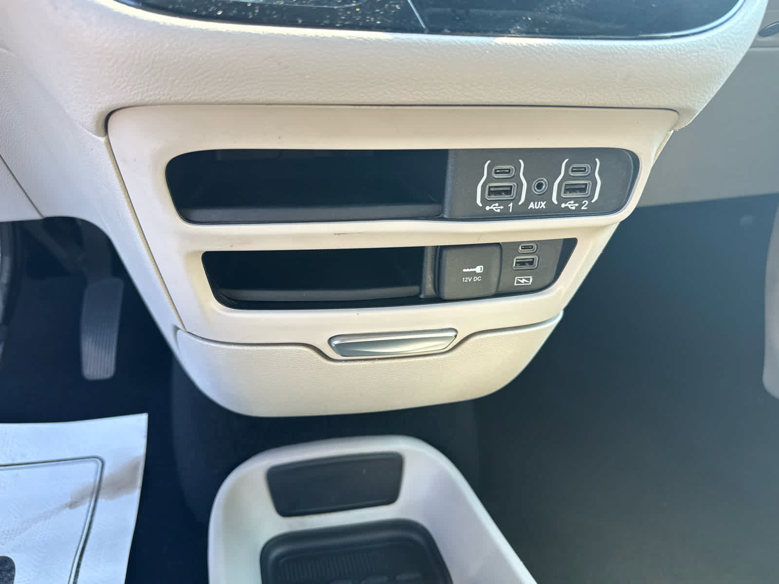 Used 2022 Chrysler Pacifica Touring-L FWD image 24