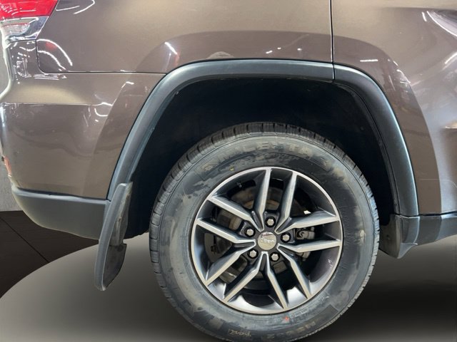 Used 2017 Jeep Grand Cherokee Limited AWD/4WD image 31