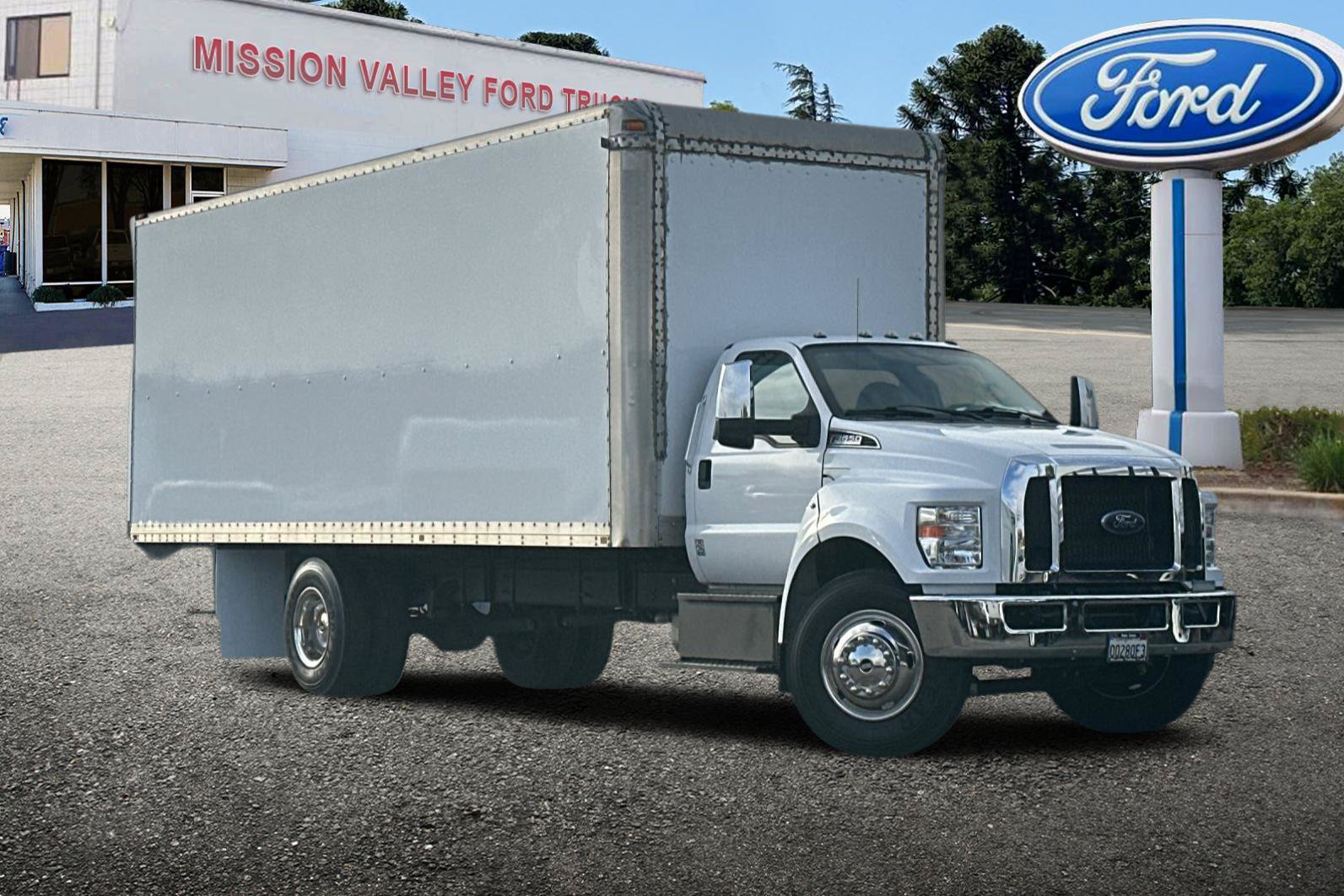 Used 2021 Ford F650 2WD Regular Cab Super Duty image 2