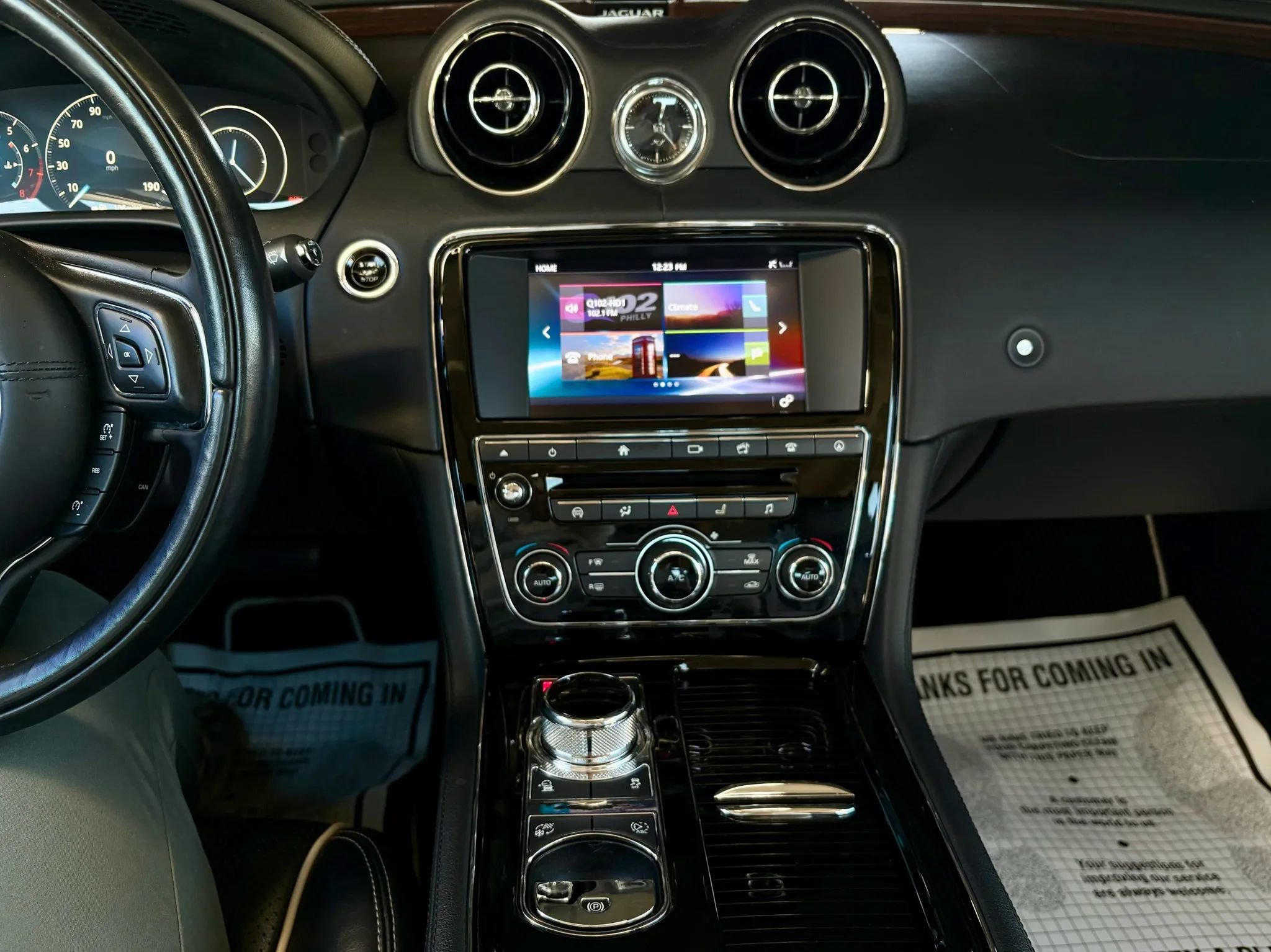 Used 2017 Jaguar XJ R-Sport image 28