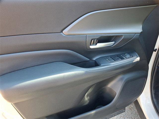 Certified 2024 Toyota Grand Highlander XLE image 11