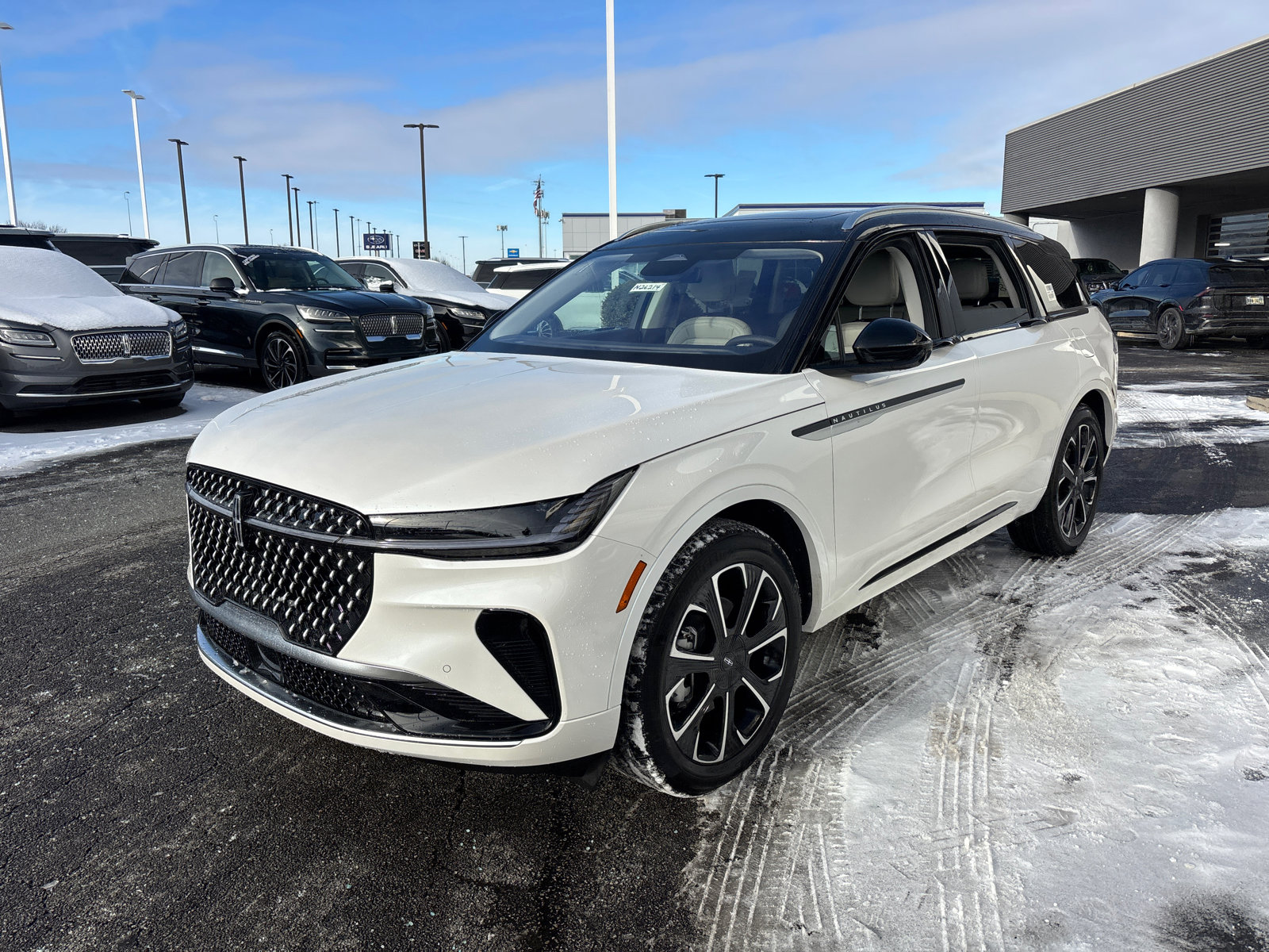 New 2026 Lincoln Nautilus Reserve image 3