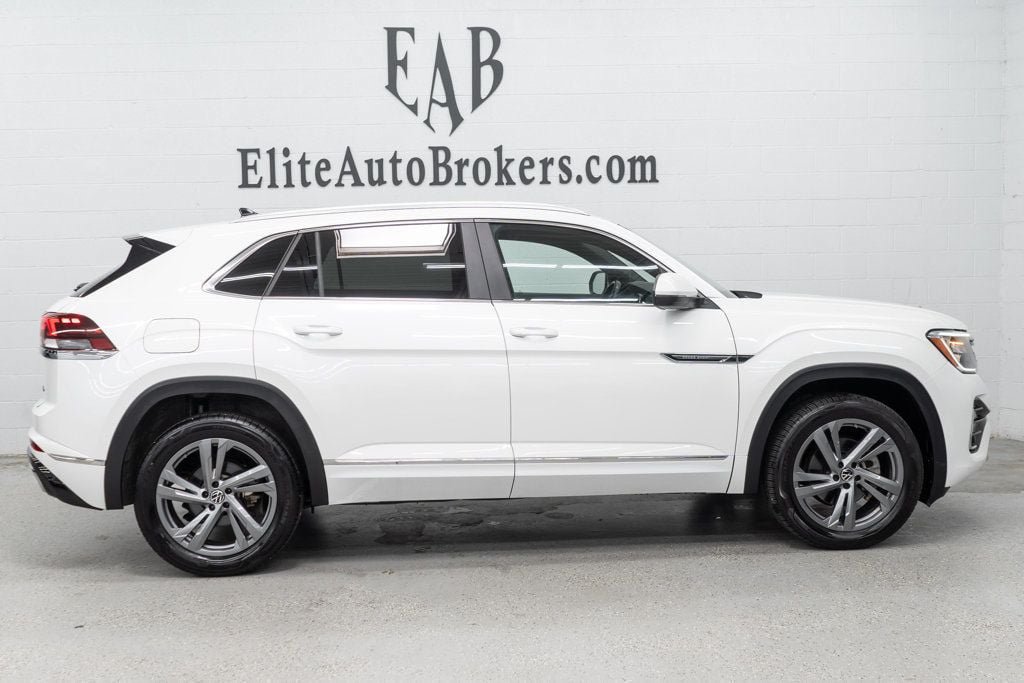 Used 2024 Volkswagen Atlas Cross Sport SEL R-Line AWD/4WD image 5