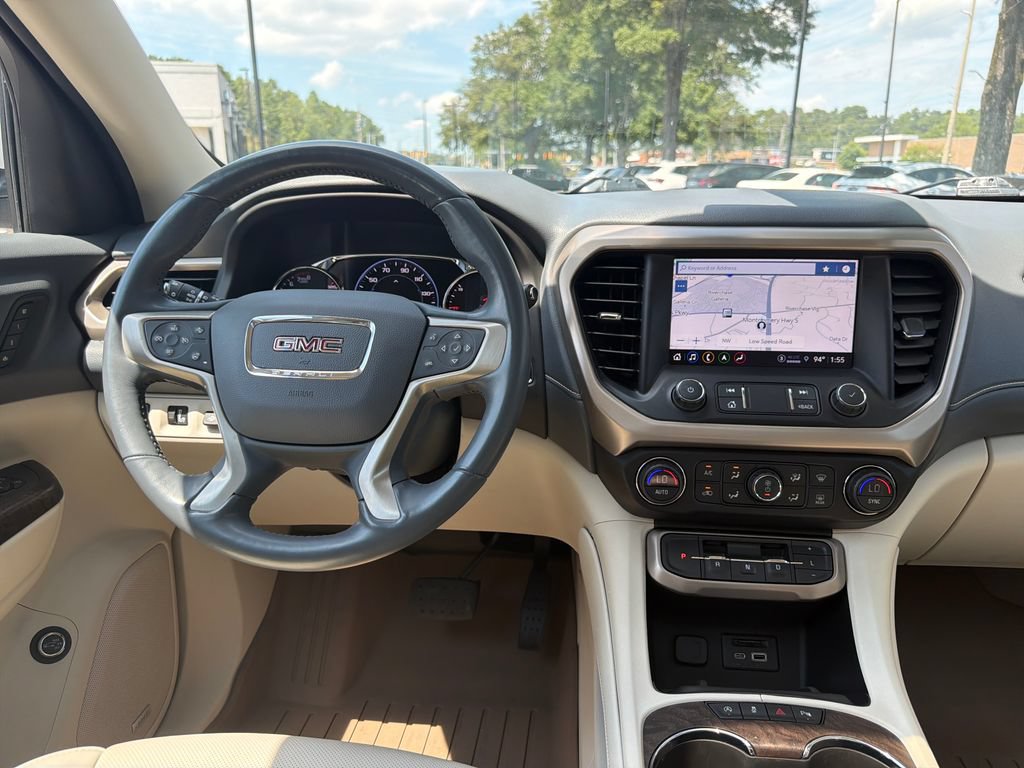 Used 2021 GMC Acadia Denali w/ Denali Technology Package FWD image 19