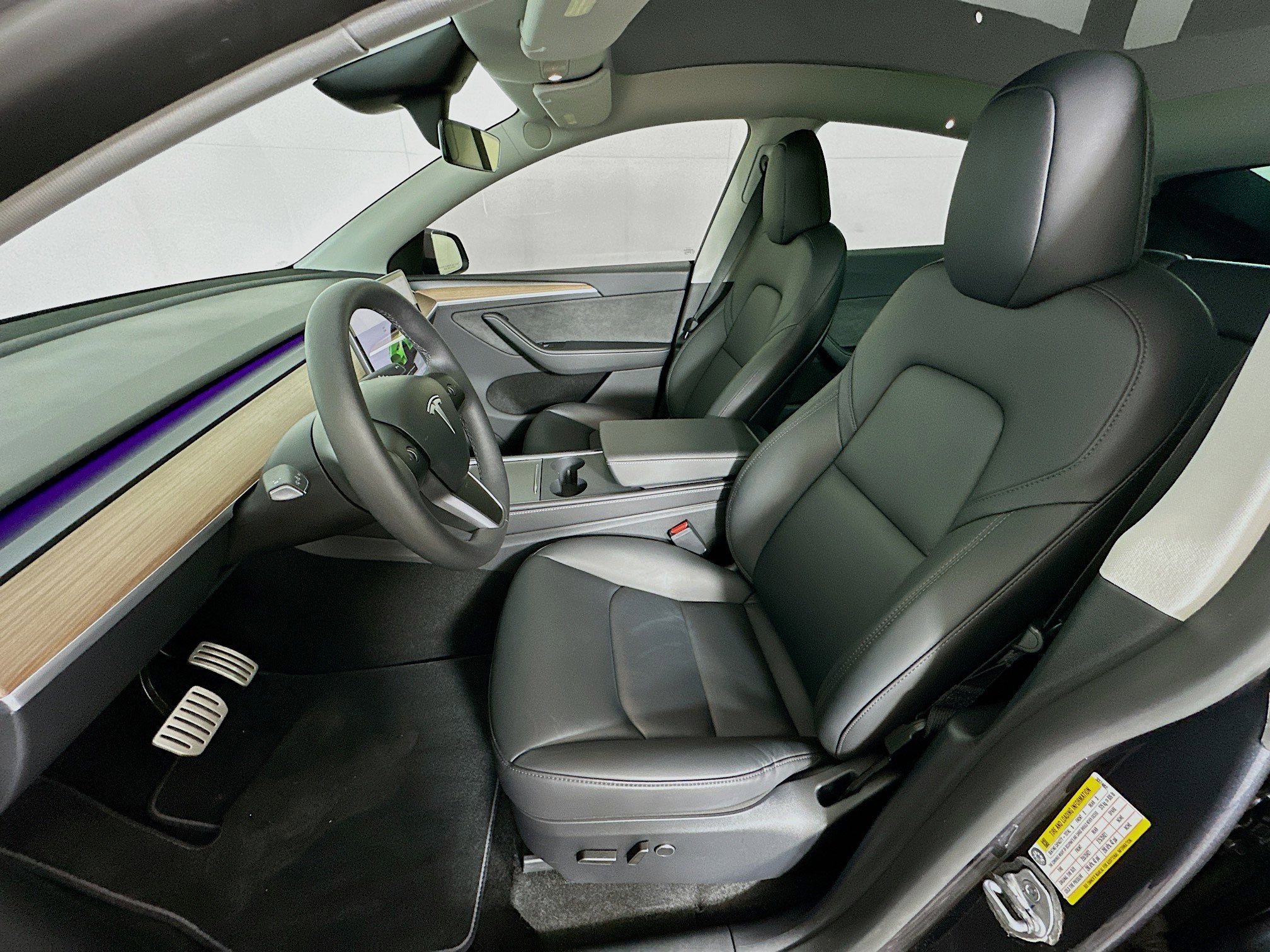 Used 2025 Tesla Model Y Performance image 13