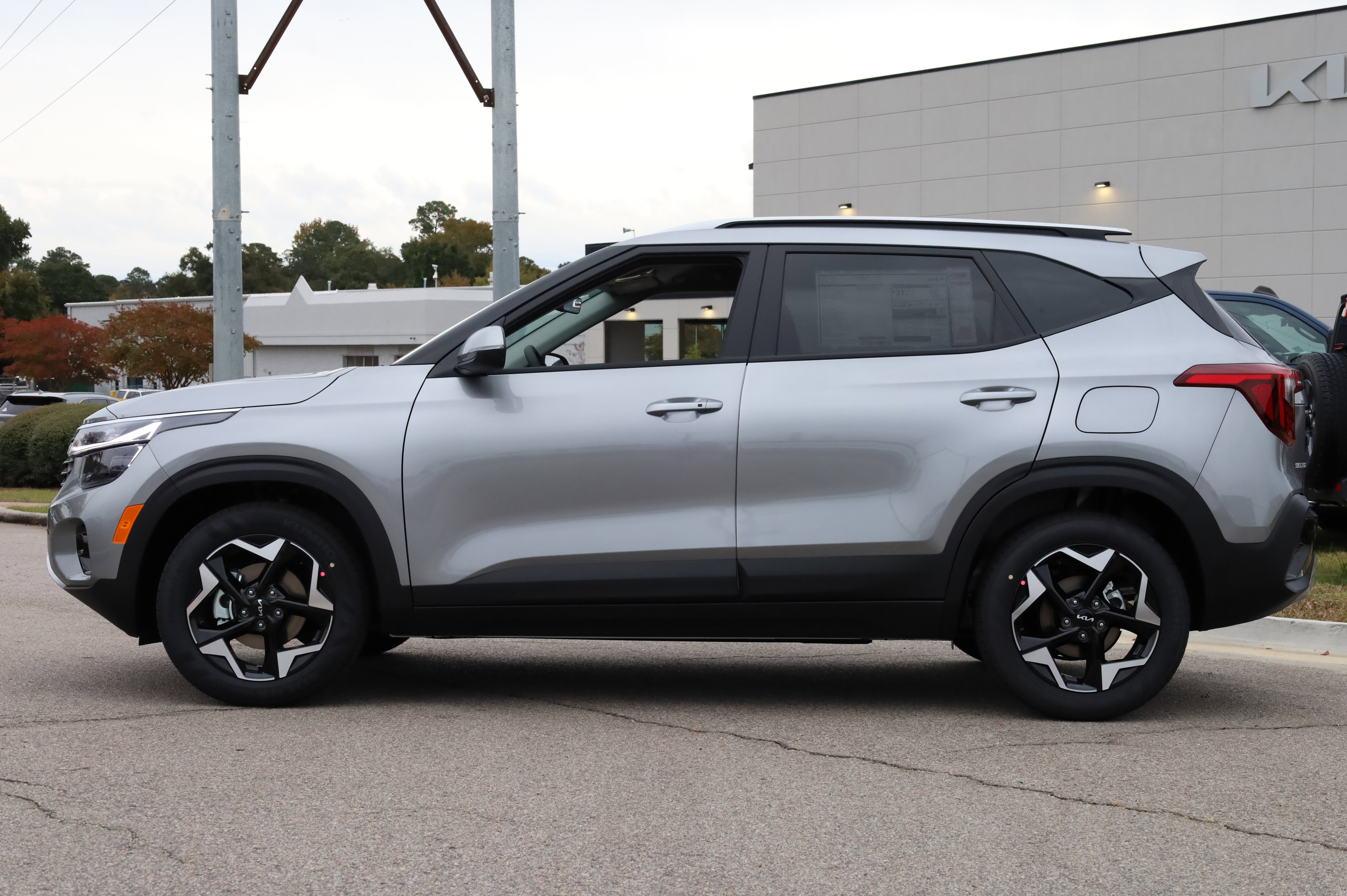 New 2026 Kia Seltos S image 2