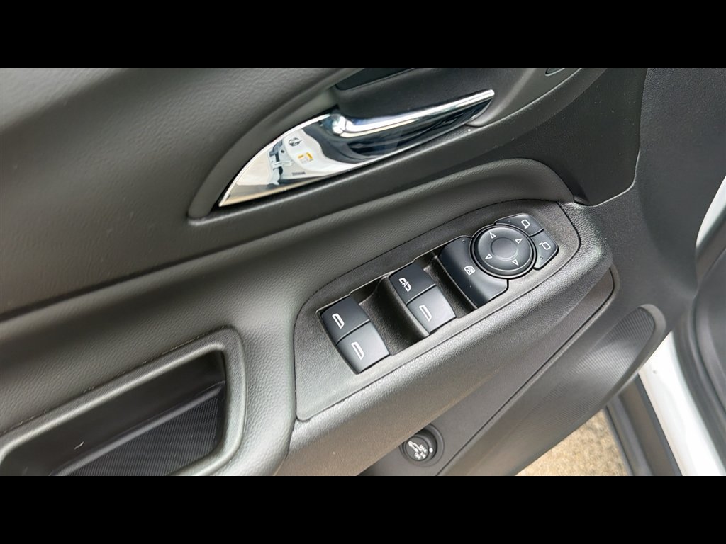 Used 2024 Chevrolet Equinox LT w/ LPO, Floor Liner Package FWD image 8