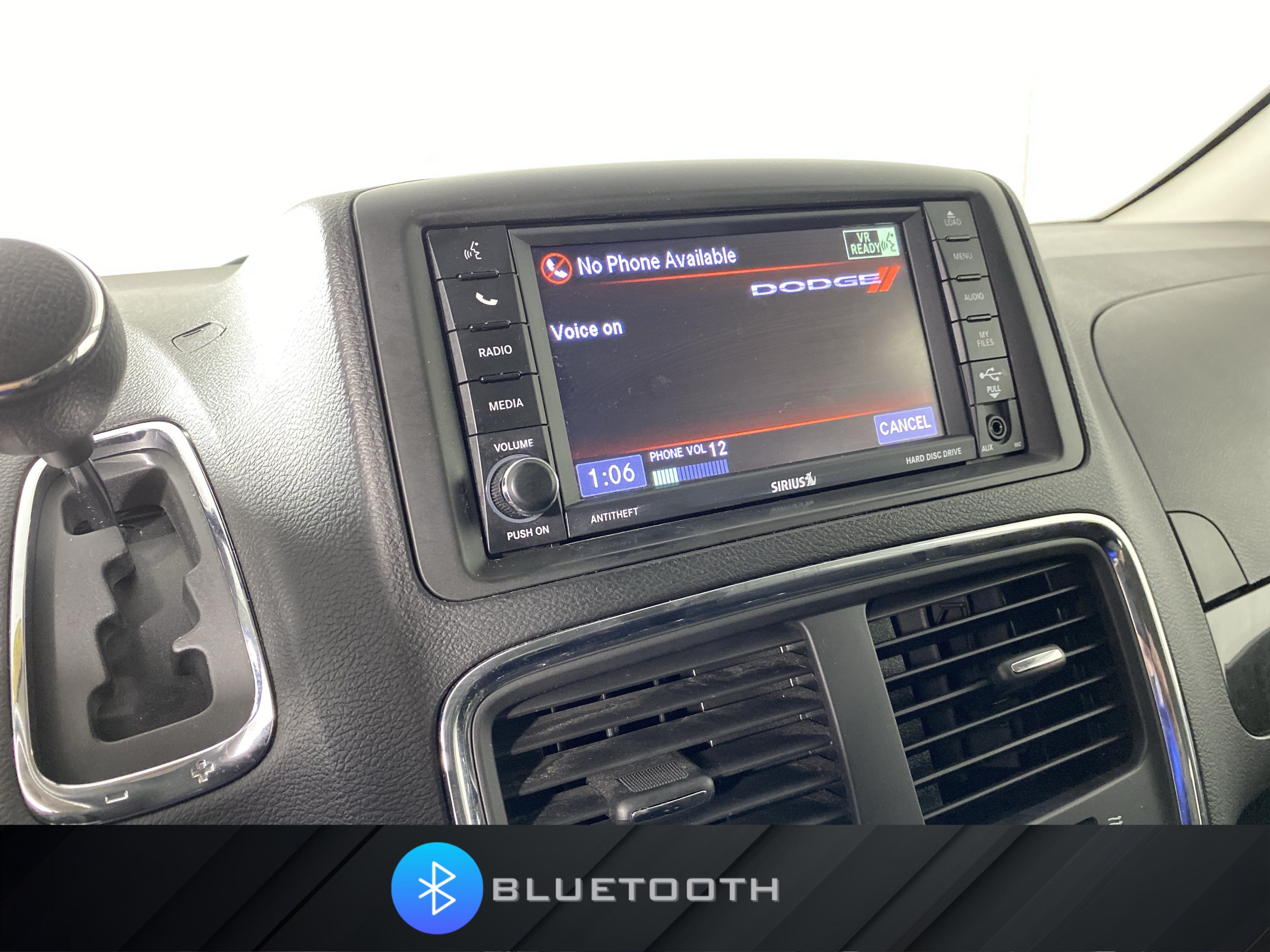 Used 2018 Dodge Grand Caravan SE w/ UConnect Hands-Free Group FWD image 4