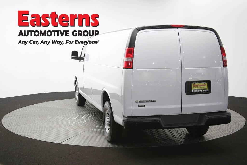 Used 2019 Chevrolet Express 2500 Extended RWD image 32