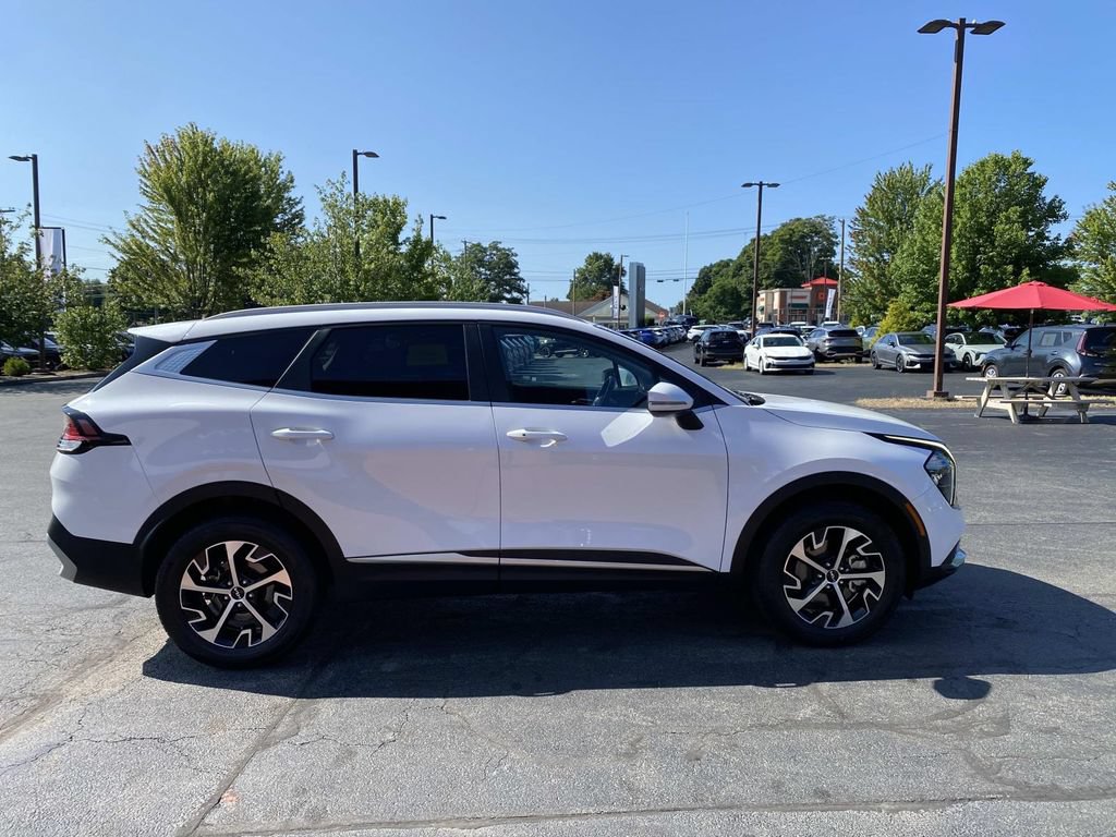 Used 2023 Kia Sportage EX AWD/4WD image 7