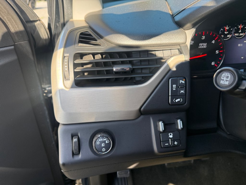 Used 2016 GMC Yukon Denali w/ Open Road Package RWD image 18