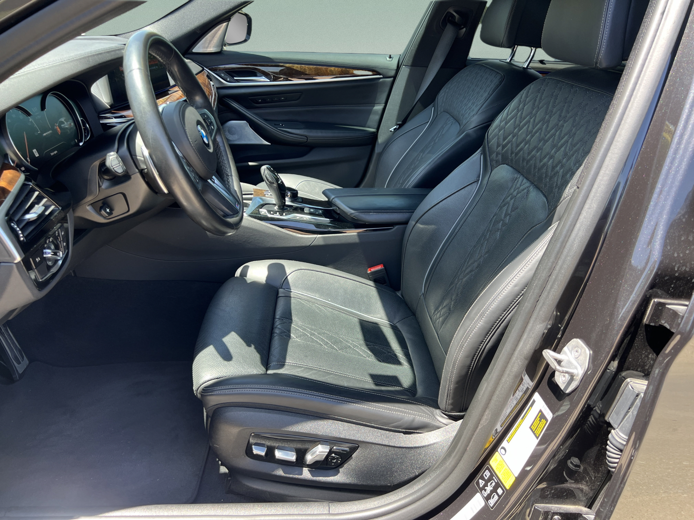Used 2018 BMW M550i xDrive w/ Dynamic Handling Package AWD/4WD image 9