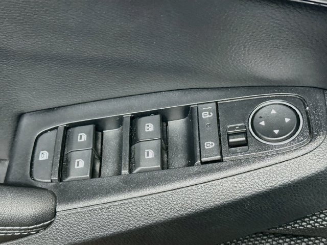 Certified 2025 Kia Seltos S AWD/4WD image 18