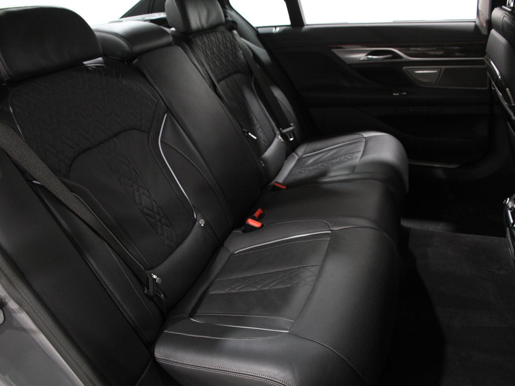 Certified 2022 BMW 740i xDrive w/ M Sport Package image 19