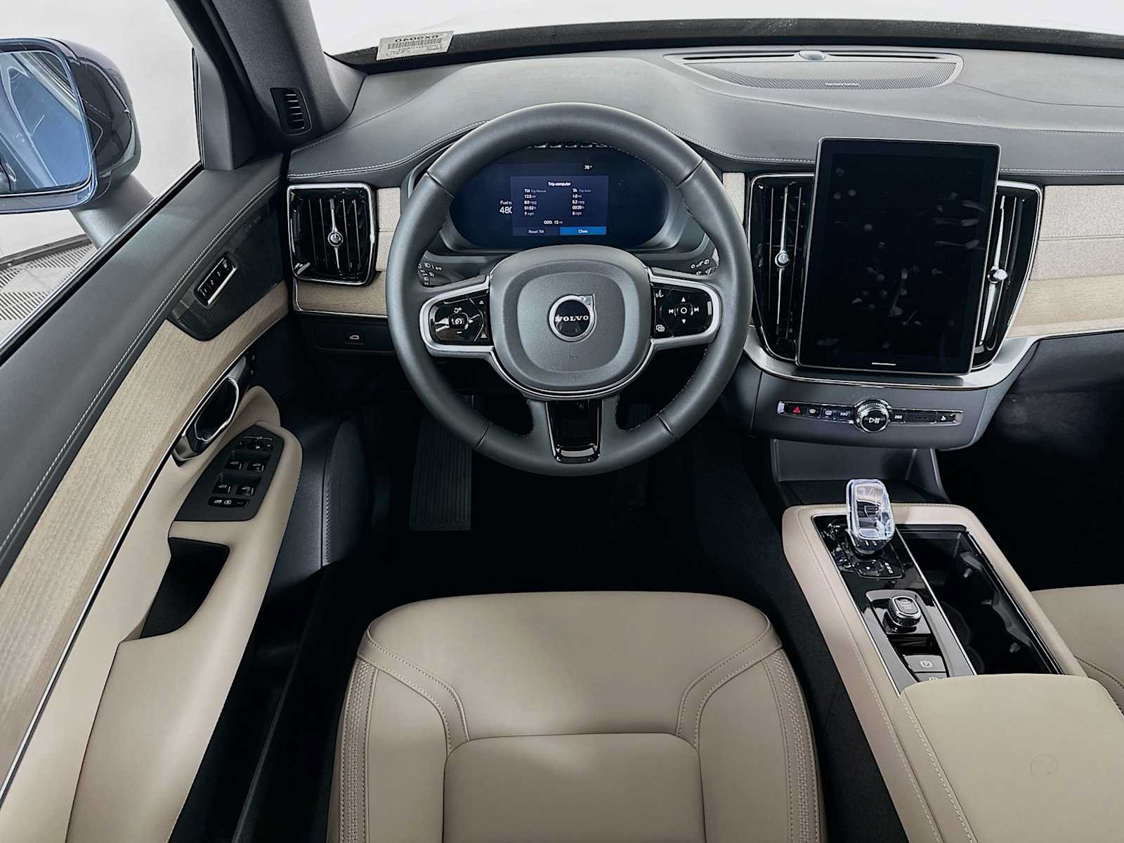 New 2026 Volvo XC90 B6 Plus w/ Protection Package Premier AWD/4WD image 20