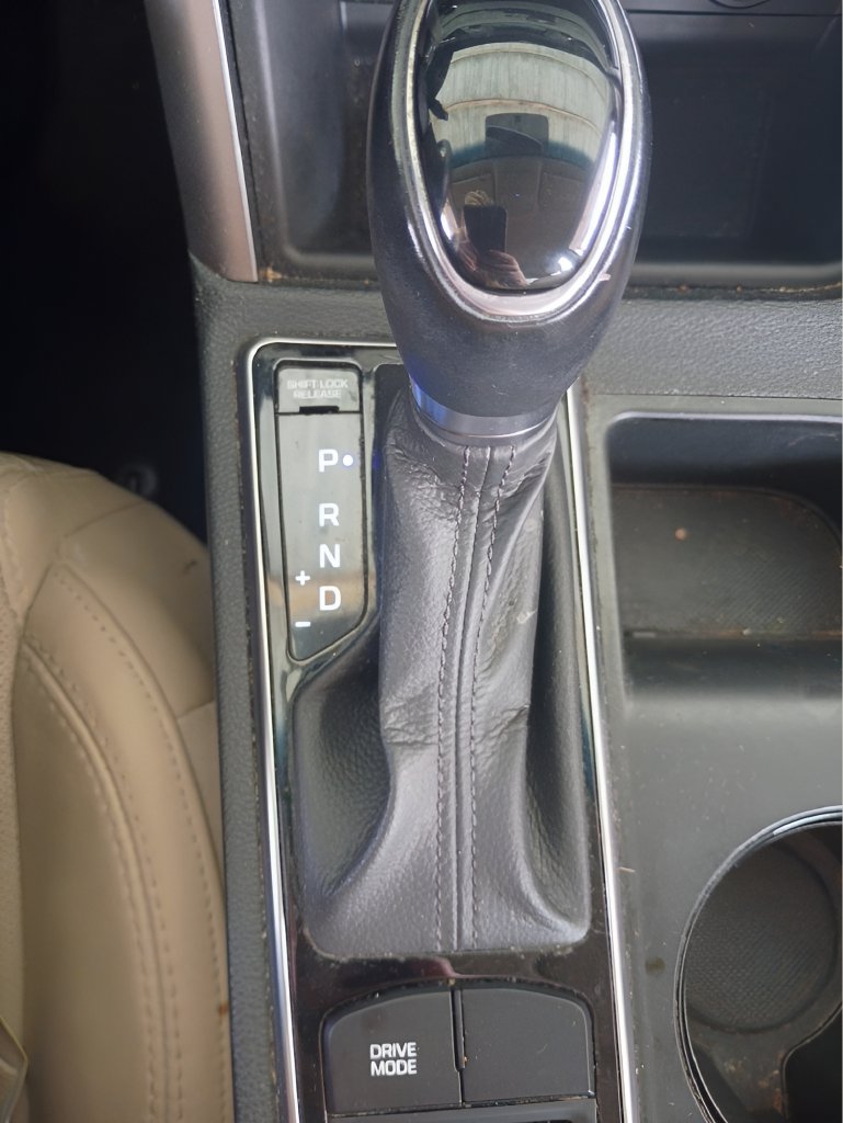 Used 2015 Hyundai Sonata Limited FWD image 18