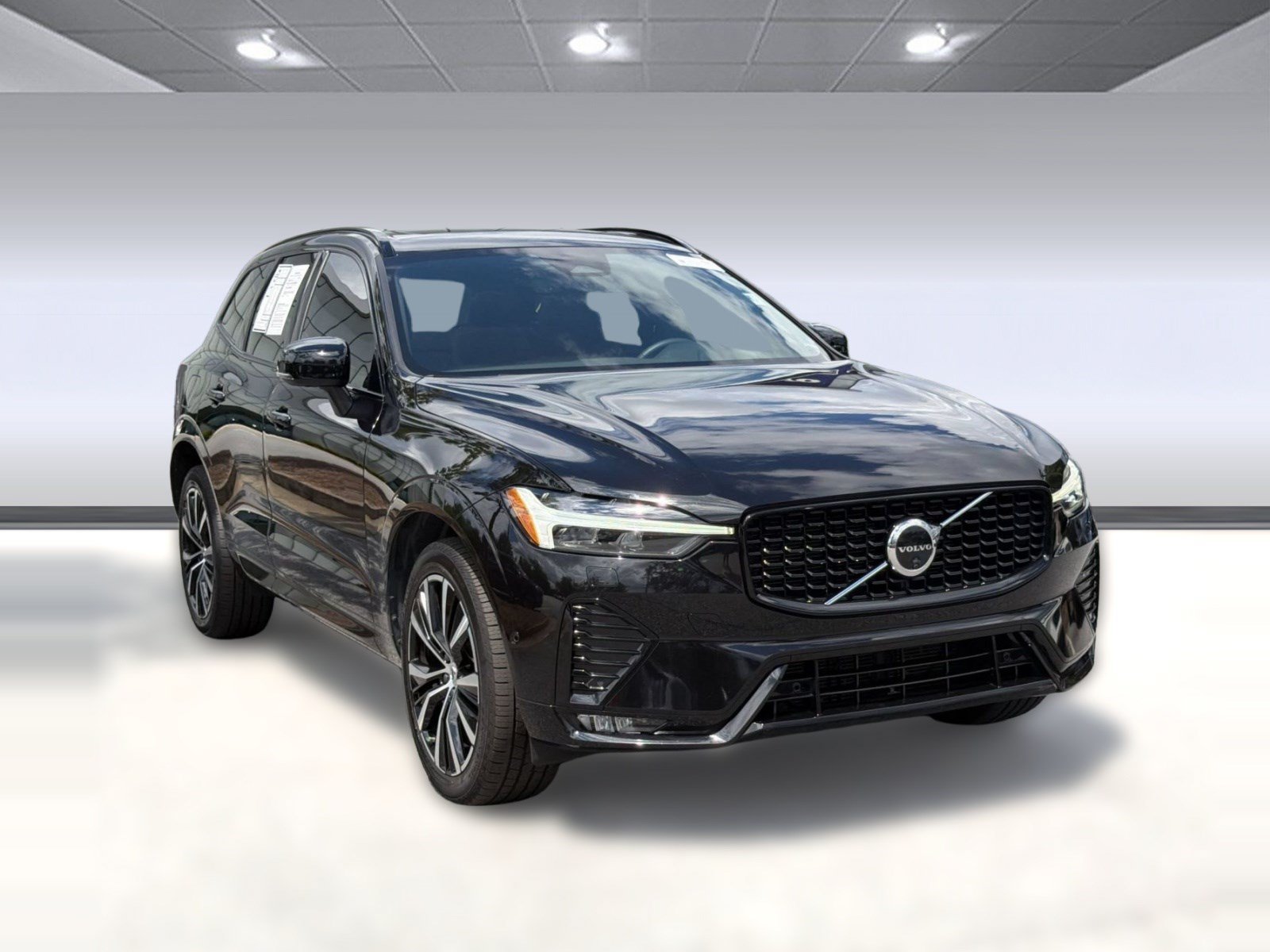 Certified 2024 Volvo XC60 B5 Plus w/ Protection Package Premier AWD/4WD image 7