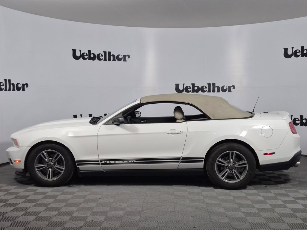 Used 2012 Ford Mustang Premium RWD image 4