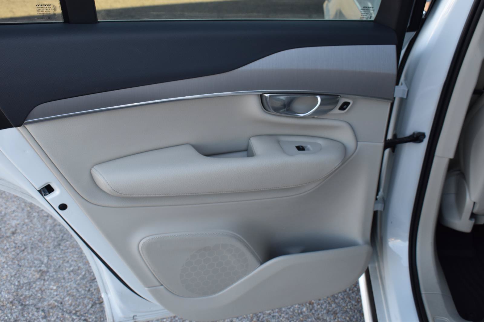 Used 2021 Volvo XC90 T5 Momentum w/ Protection Package Premier FWD image 46