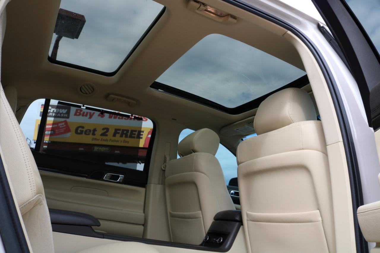 Used 2019 Lincoln MKT AWD image 48