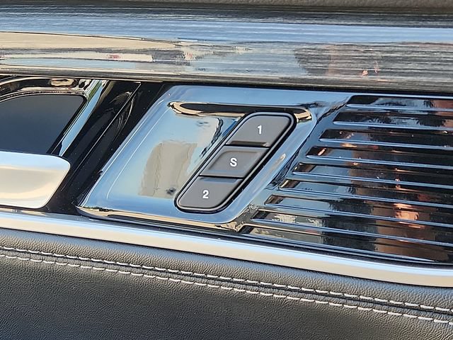 Used 2022 Jeep Wagoneer Series III AWD/4WD image 26