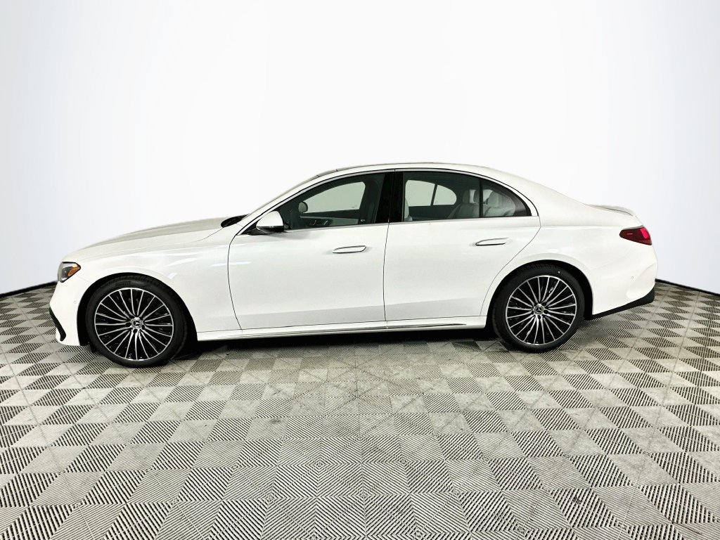 New 2027 Mercedes-Benz E 450 4MATIC Sedan image 4