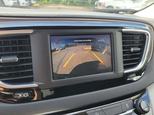 Used 2023 Chrysler Voyager LX FWD image 29