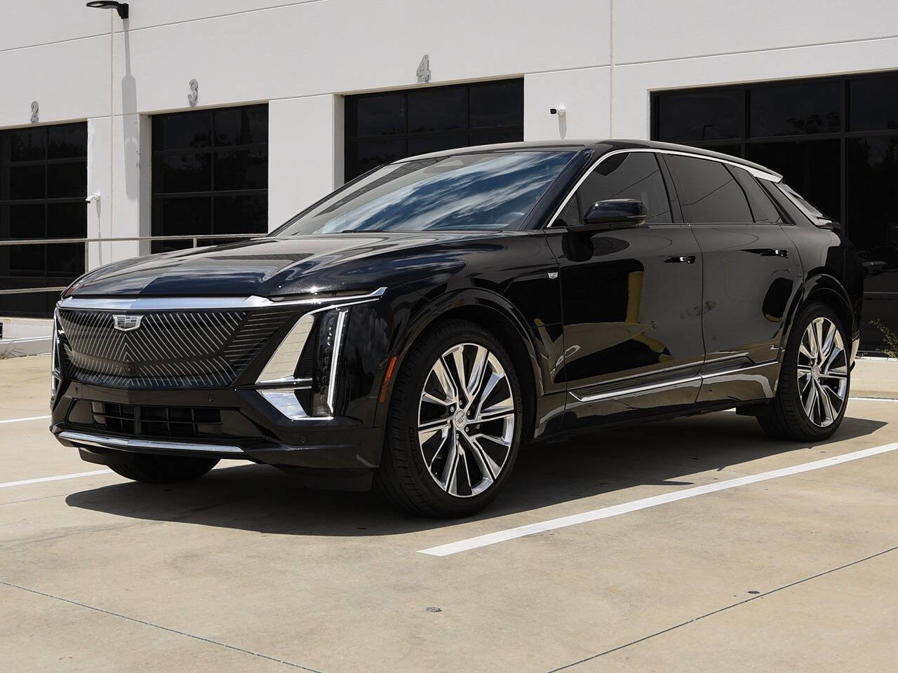 Used 2024 Cadillac Lyriq Luxury RWD image 5