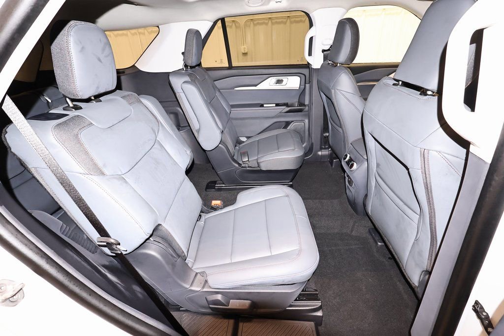 New 2026 Ford Explorer Active w/ Active Comfort Package image 16