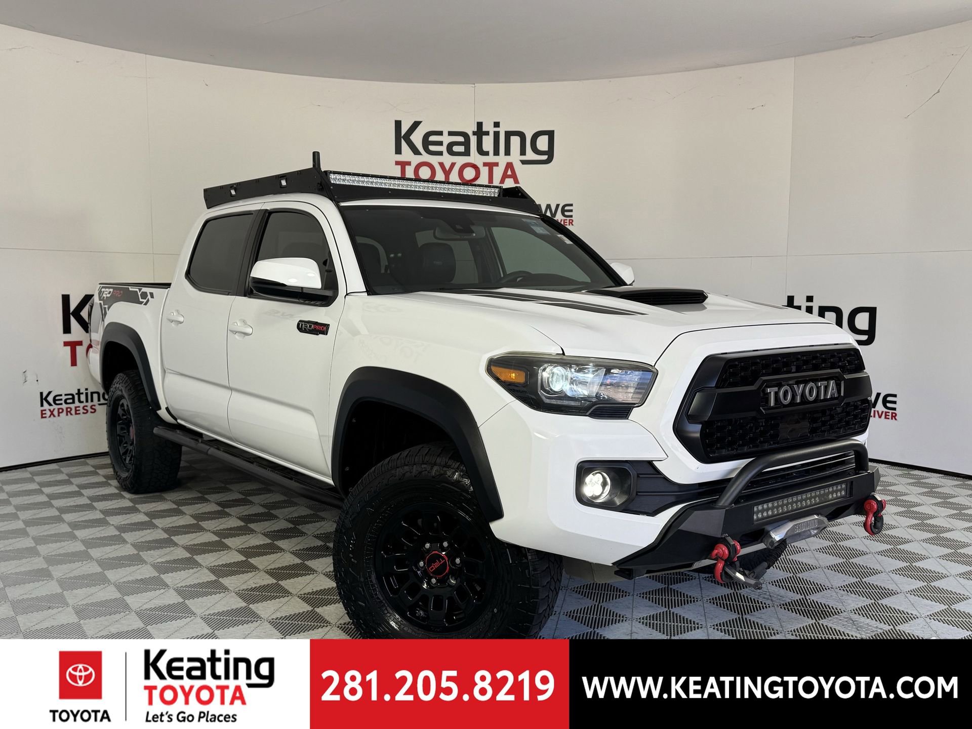Used 2019 Toyota Tacoma TRD Pro AWD/4WD image 2
