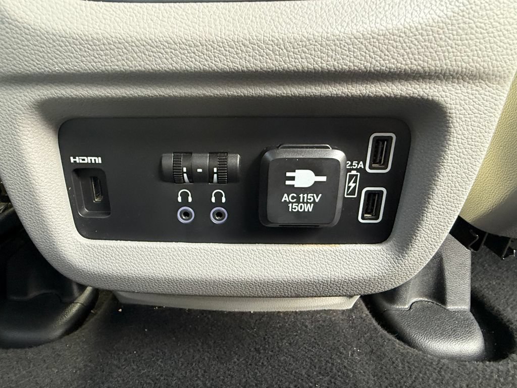 Used 2022 Honda Pilot Touring image 27