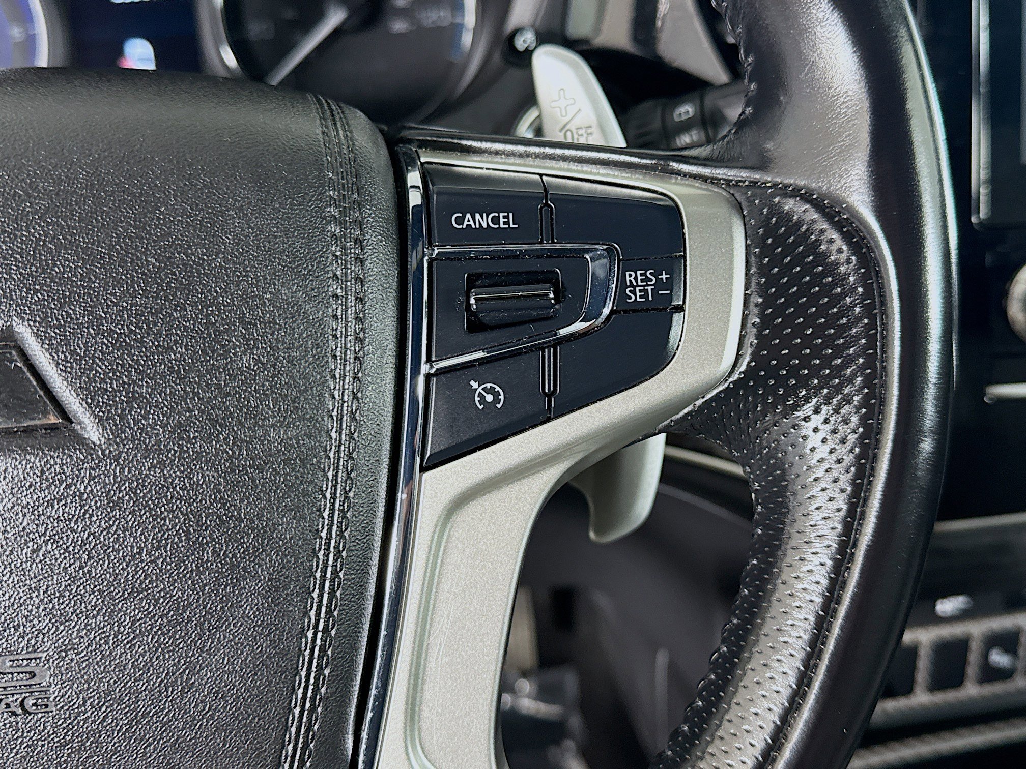 Used 2022 Mitsubishi Outlander SEL image 15