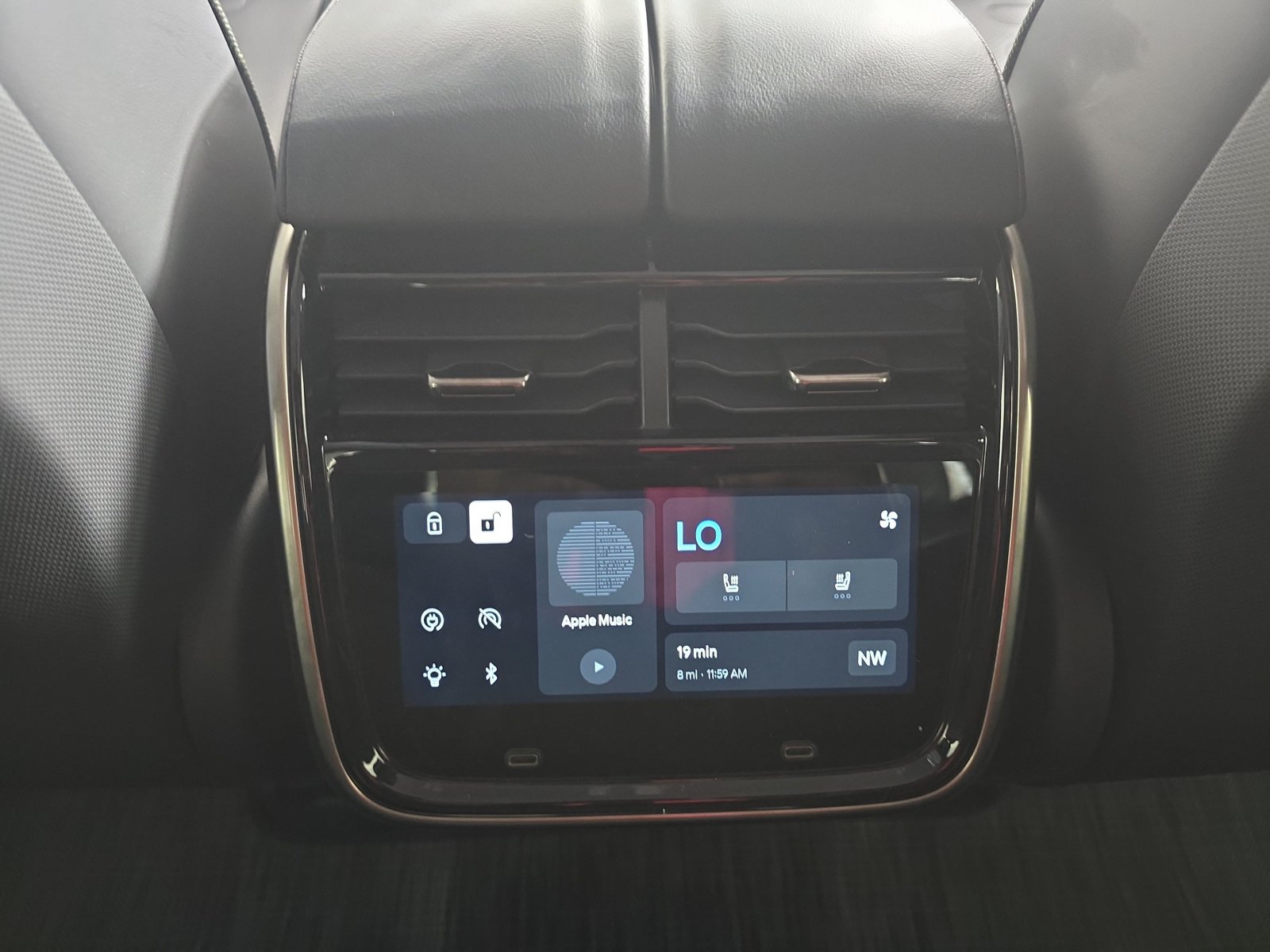 Used 2024 Rivian R1T Adventure Dual AWD/4WD image 28