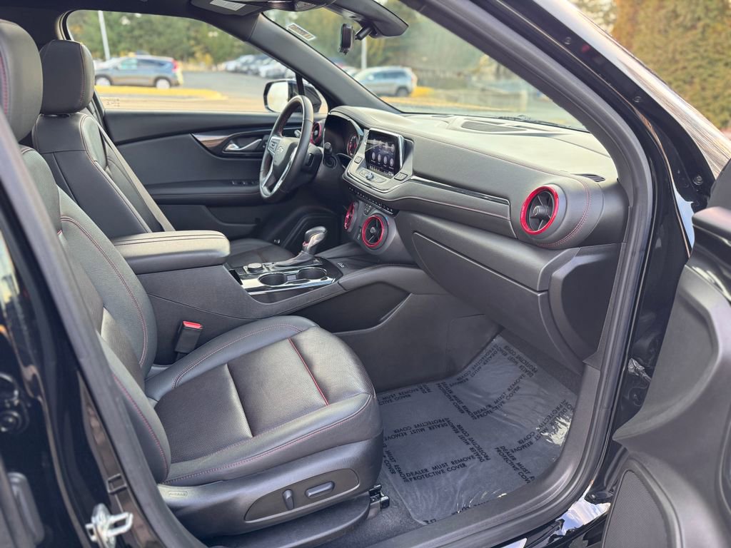 Used 2022 Chevrolet Blazer RS w/ Enhanced Convenience Package image 17