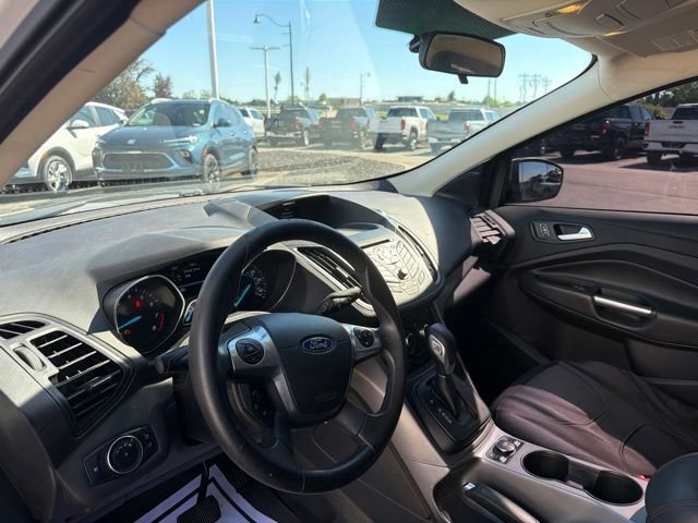 Used 2016 Ford Escape SE w/ SE Cold Weather Package AWD/4WD image 17