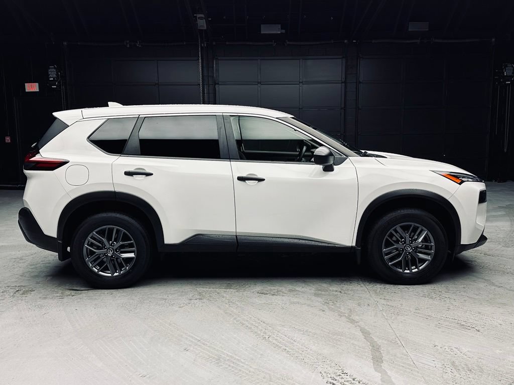 Used 2021 Nissan Rogue S AWD/4WD image 8