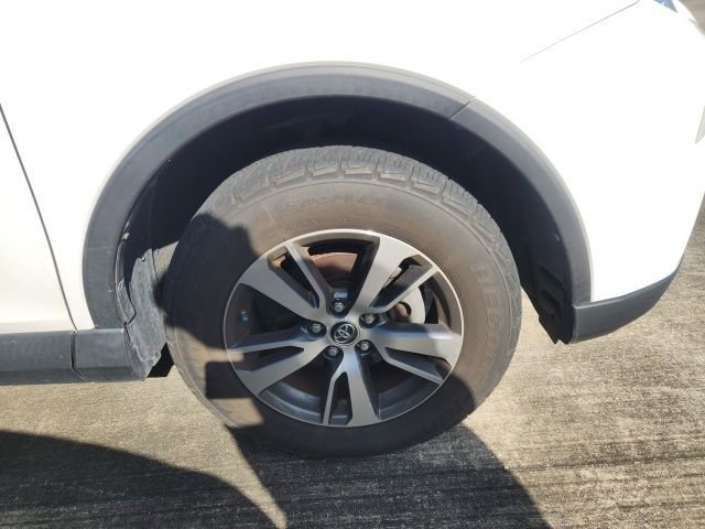 Used 2016 Toyota RAV4 XLE image 3