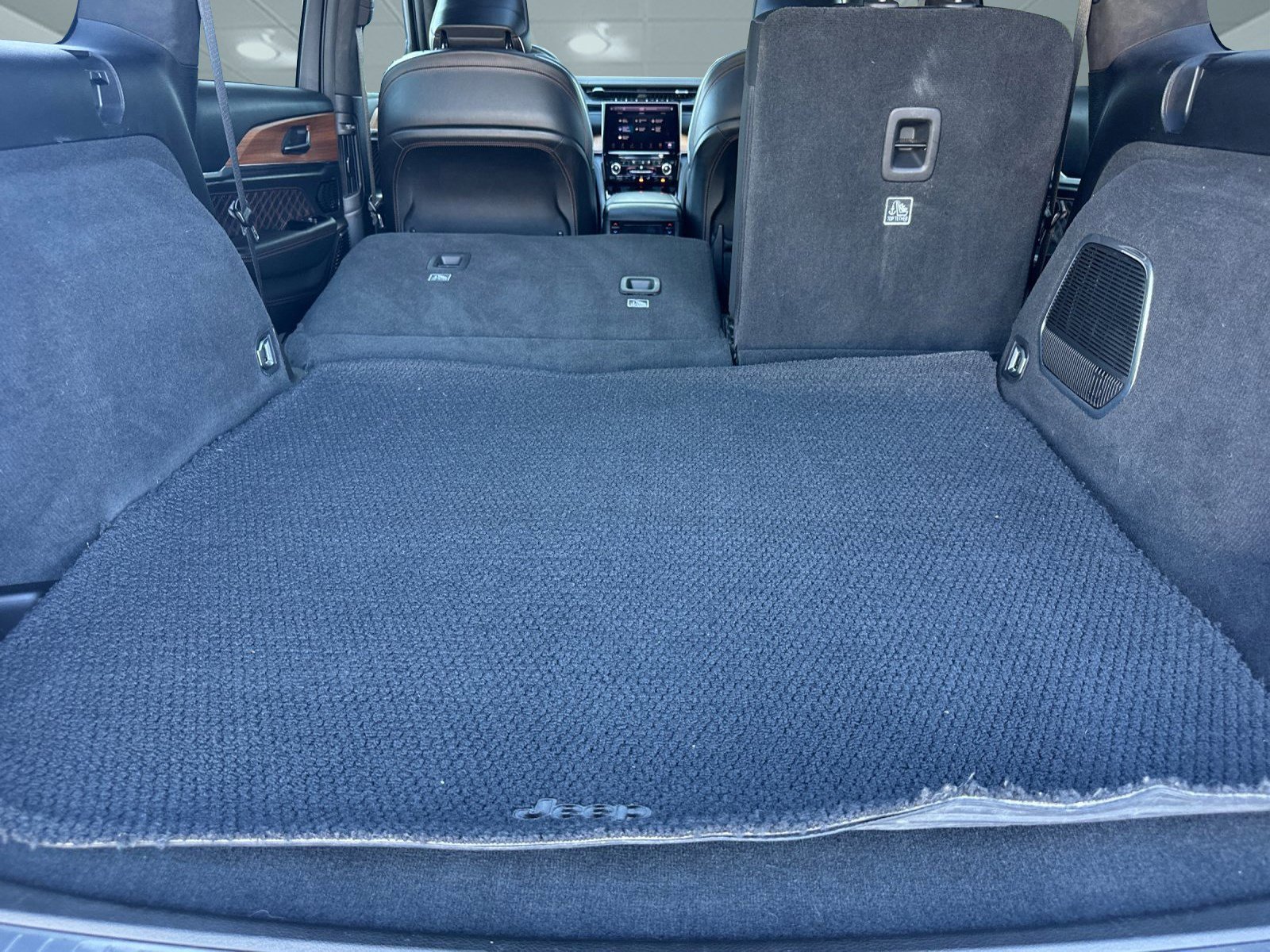 Used 2023 Jeep Grand Cherokee Summit image 34