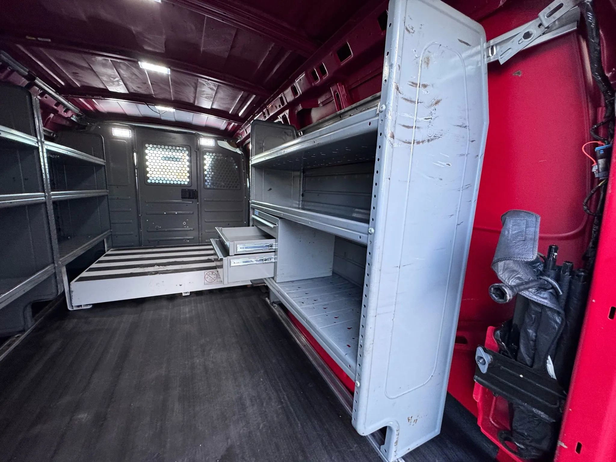 Used 2015 GMC Savana 3500 image 16