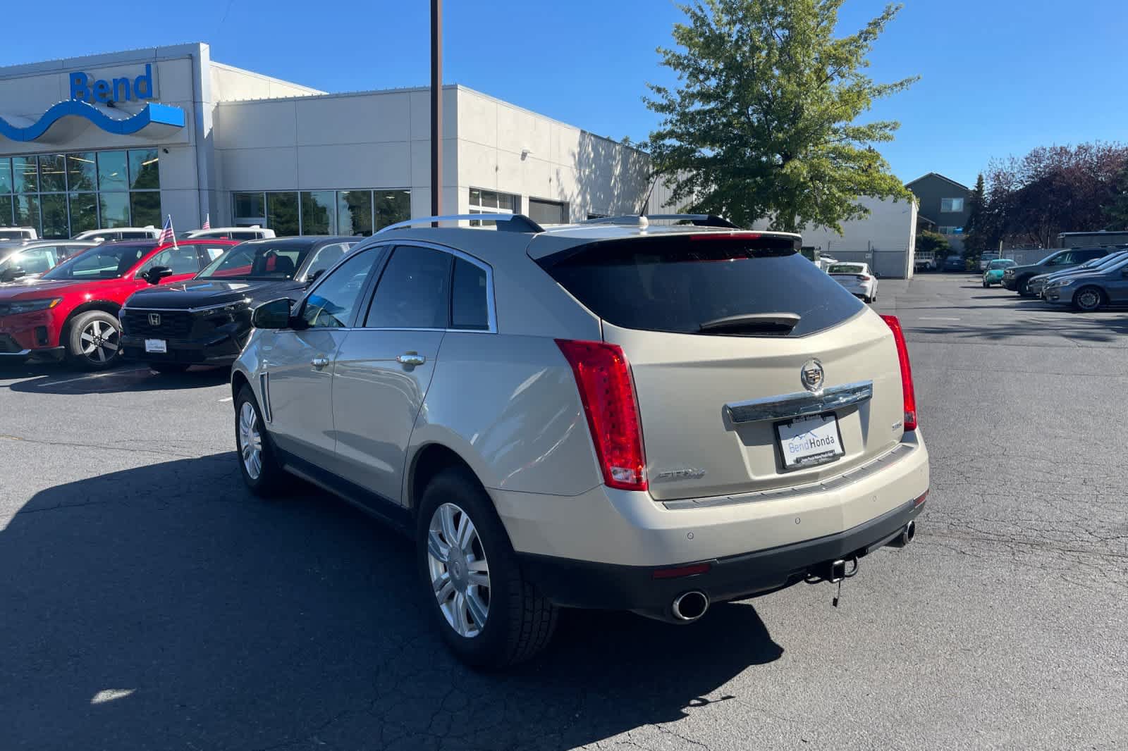 Used 2016 Cadillac SRX Luxury AWD/4WD image 3