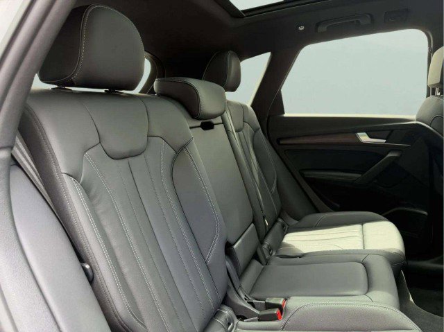 Certified 2025 Audi Q5 e Premium Plus w/ Premium Plus Package AWD/4WD image 27