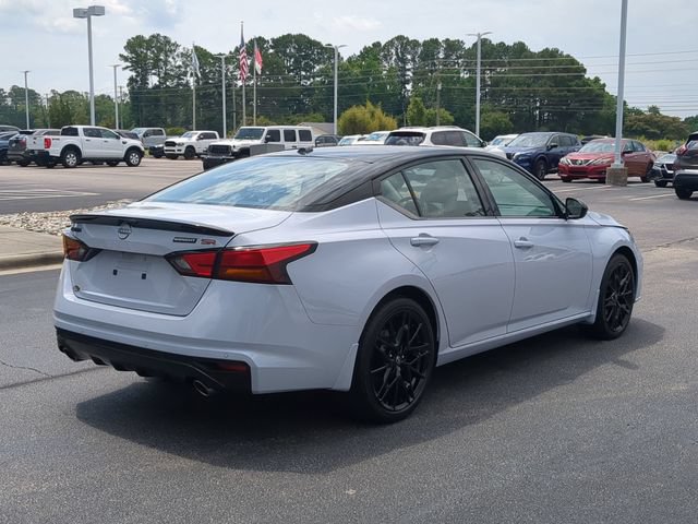 New 2026 Nissan Altima 2.5 SR w/ SR Midnight Edition Package FWD image 3