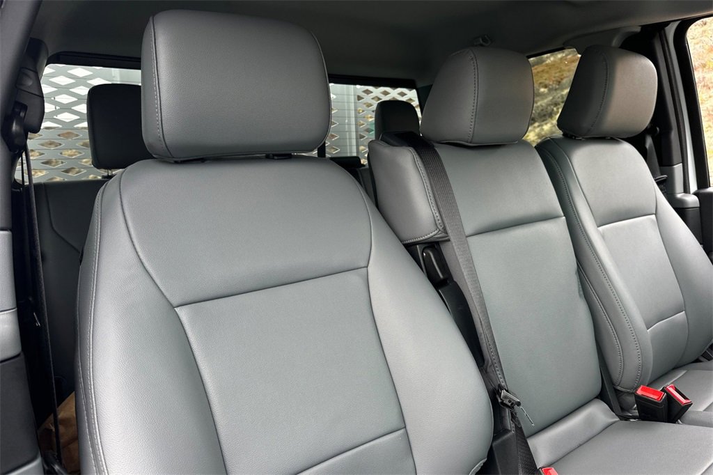 New 2026 Ford F550 4x4 SuperCab Super Duty image 13